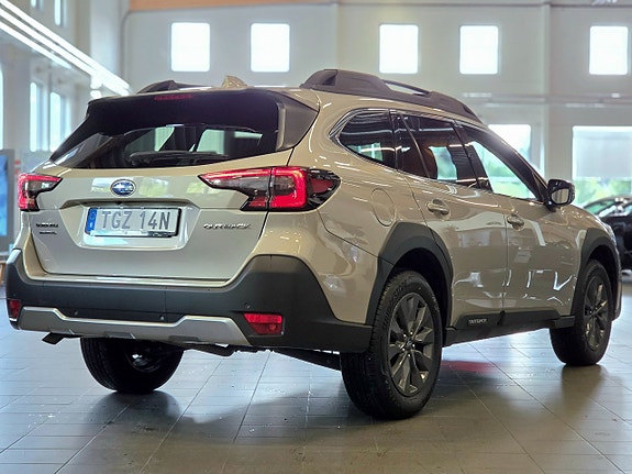 Subaru Outback 4 of 15