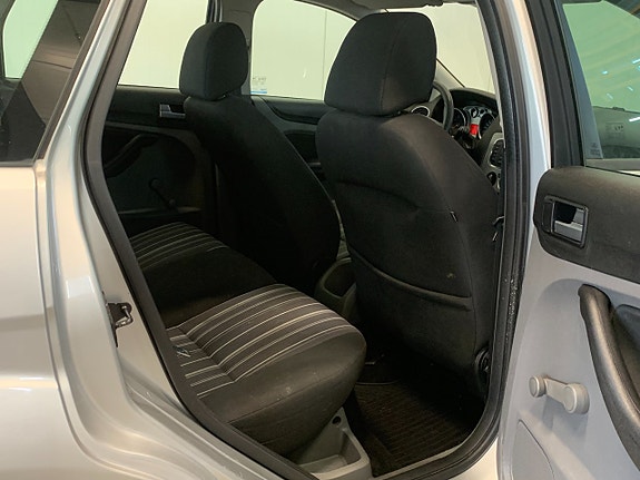 Ford Focus 6 of 10