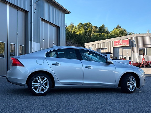 Volvo S60 3 of 20