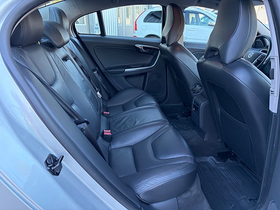 Volvo S60 11 of 20