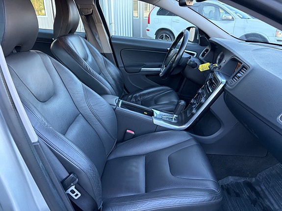 Volvo S60 13 of 20