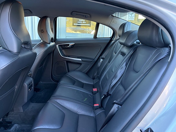 Volvo S60 15 of 20