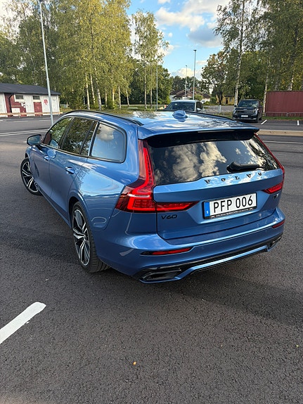 Volvo V60 4 of 5