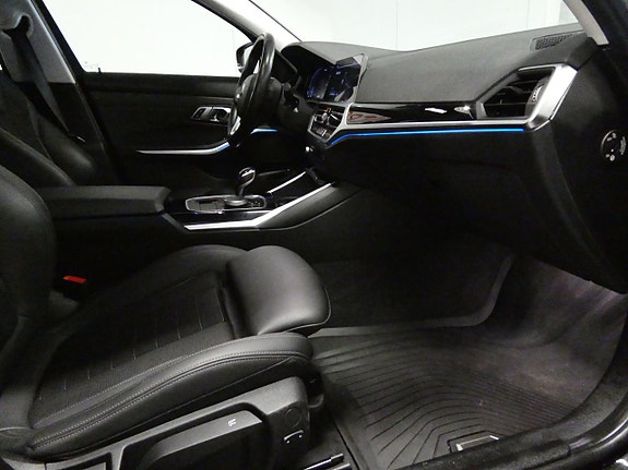 BMW 330e 15 of 27