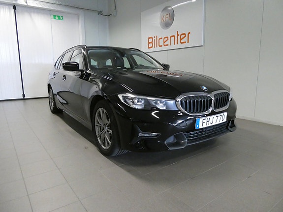 BMW 330e 3 of 27