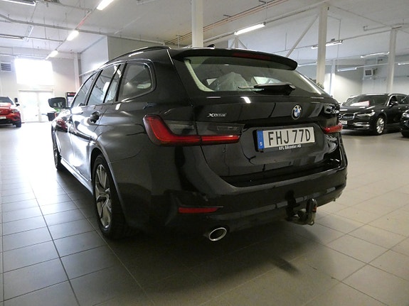 BMW 330e 8 of 27