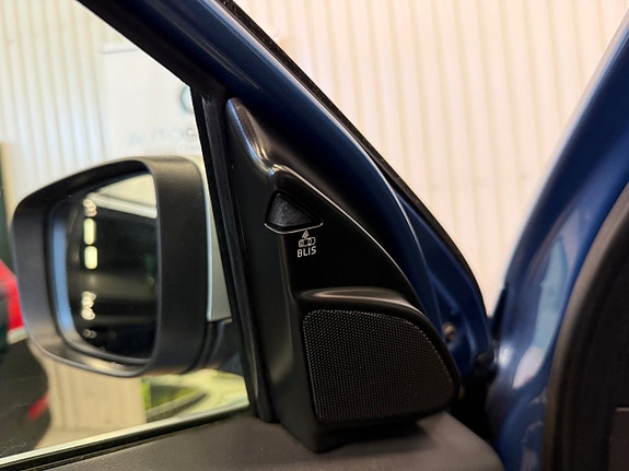 Volvo XC60 12 of 23
