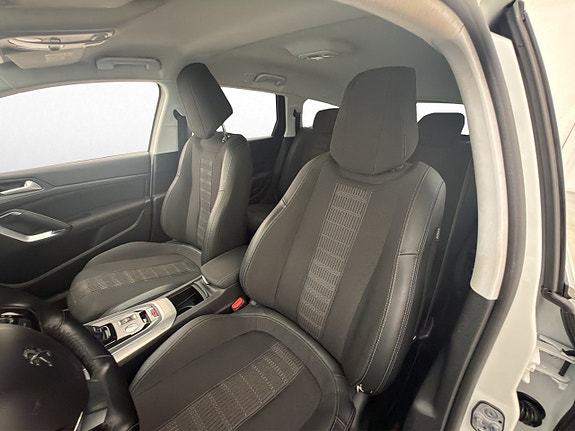 Peugeot 308 SW 12 of 30