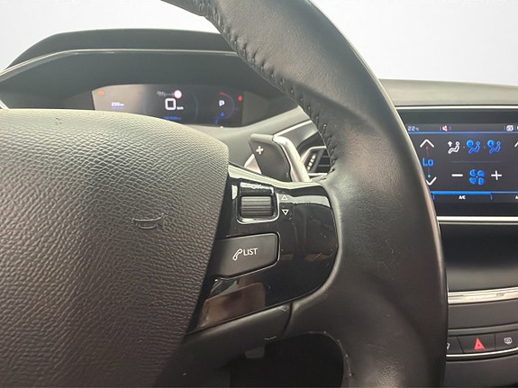 Peugeot 308 SW 19 of 30