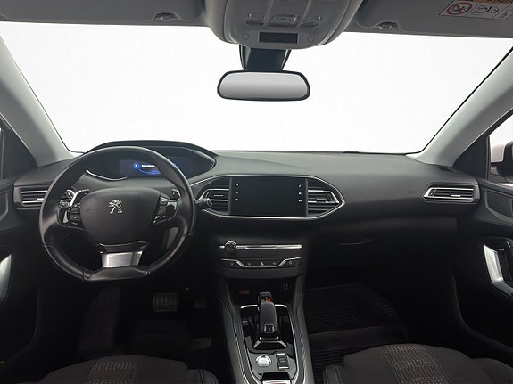 Peugeot 308 SW 13 of 30
