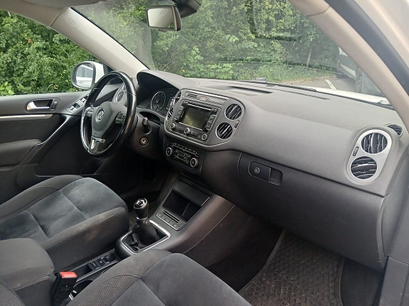 Volkswagen Tiguan 5 of 17