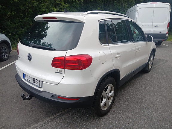 Volkswagen Tiguan 14 of 17