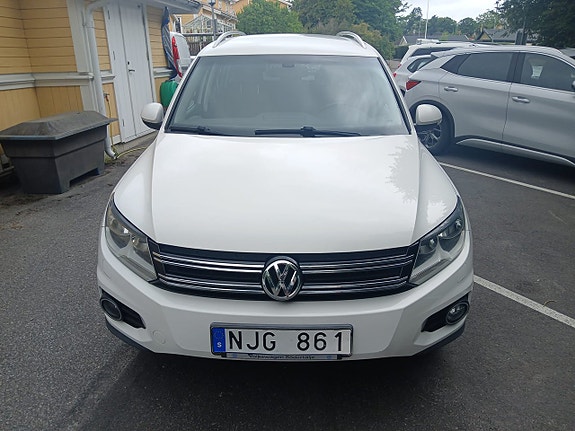 Volkswagen Tiguan 2 of 17