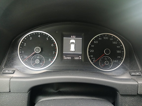 Volkswagen Tiguan 10 of 17