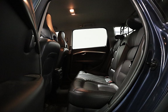 Volvo XC70 12 of 23