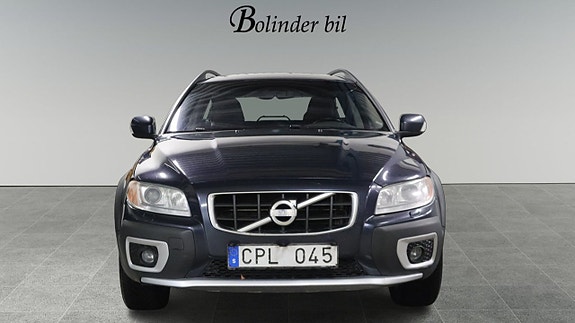 Volvo XC70 2 of 23