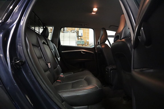 Volvo XC70 13 of 23