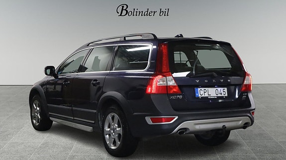 Volvo XC70 4 of 23