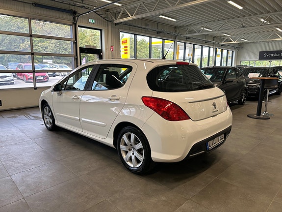 Peugeot 308 4 of 18