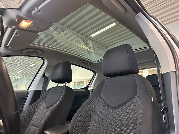 Peugeot 308 12 of 18