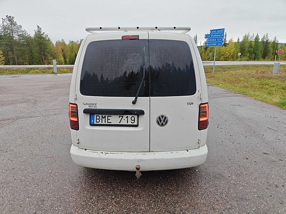 Volkswagen Caddy Maxi 4 of 6
