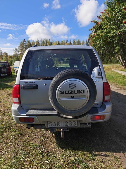 Suzuki Grand Vitara 6 of 6