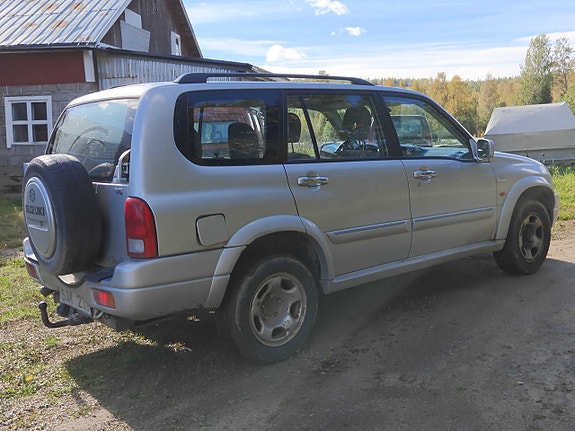 Suzuki Grand Vitara 5 of 6