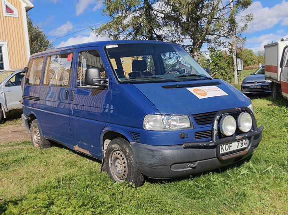Volkswagen Caravelle 3 of 6