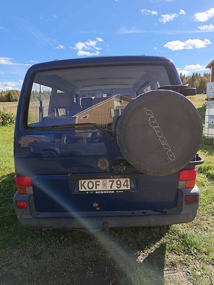 Volkswagen Caravelle 6 of 6