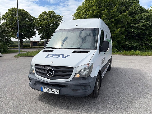 Mercedes-Benz Sprinter 208 2 of 6