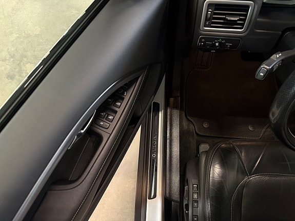 Volvo XC70 10 of 22