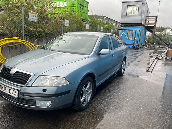 Skoda Octavia 2 of 9