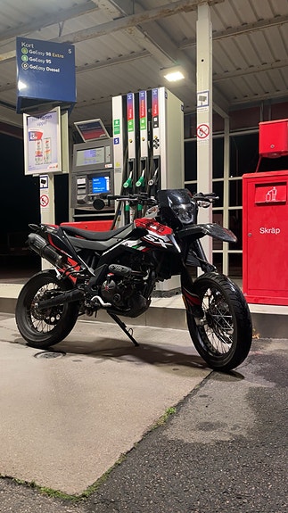 Aprilia SX 125 2 of 3
