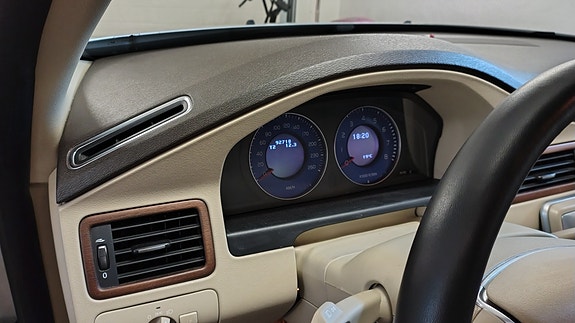 Volvo S80 3 of 12
