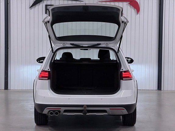 Volkswagen Golf Alltrack 29 of 30