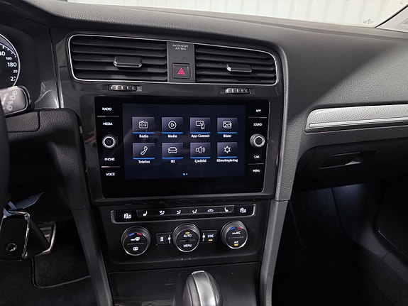 Volkswagen Golf Alltrack 16 of 30