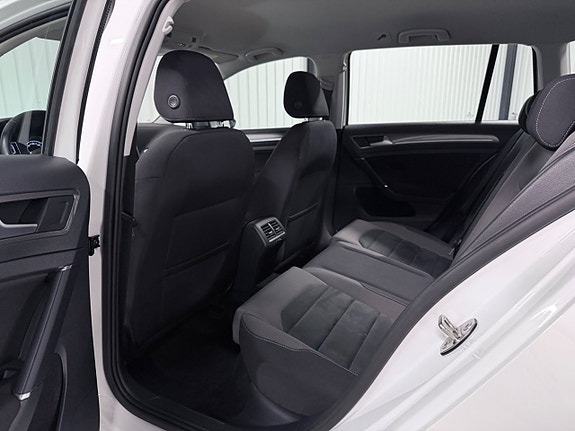 Volkswagen Golf Alltrack 25 of 30
