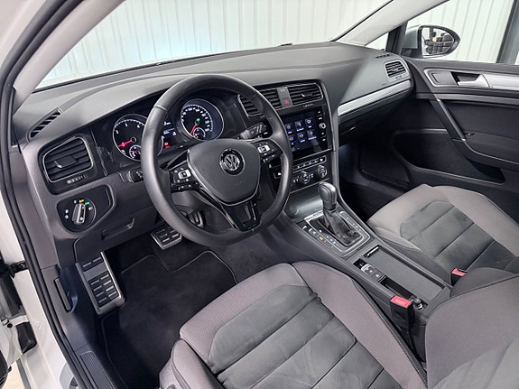 Volkswagen Golf Alltrack 9 of 30