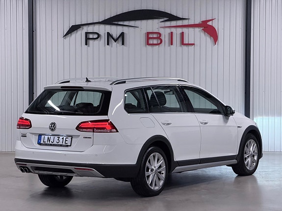 Volkswagen Golf Alltrack 3 of 30