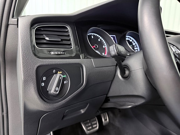 Volkswagen Golf Alltrack 24 of 30