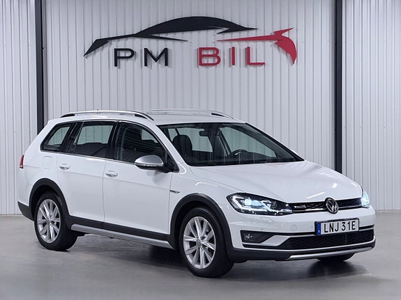 Volkswagen Golf Alltrack 2 of 30