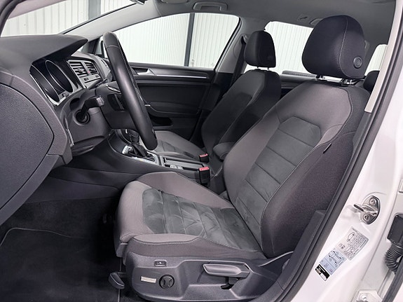 Volkswagen Golf Alltrack 10 of 30