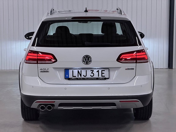 Volkswagen Golf Alltrack 8 of 30