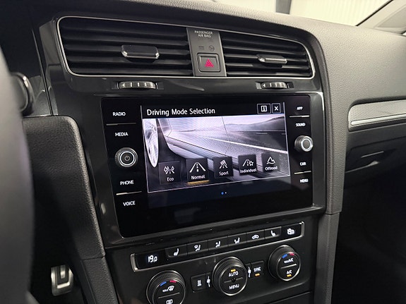 Volkswagen Golf Alltrack 21 of 30