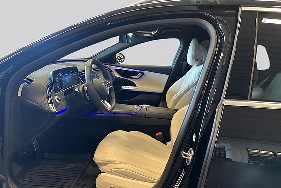 Mercedes-Benz E300 de 8 of 17