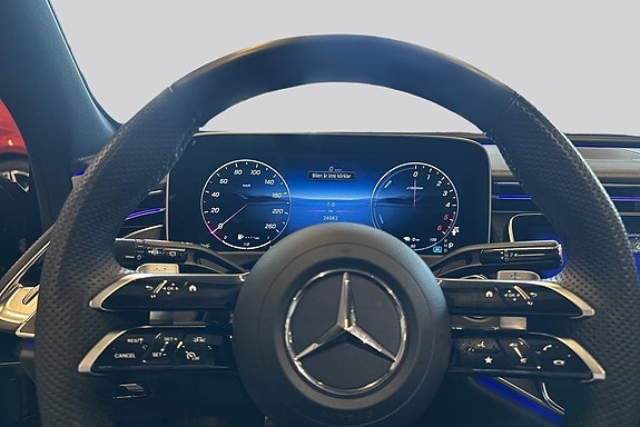 Mercedes-Benz E300 de 10 of 17