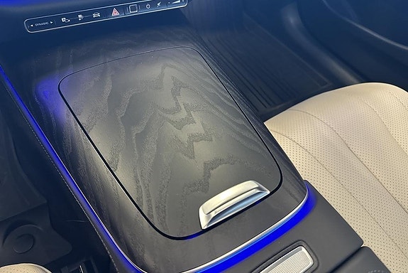 Mercedes-Benz E300 de 12 of 17