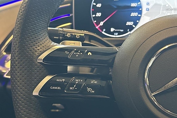 Mercedes-Benz E300 de 16 of 17