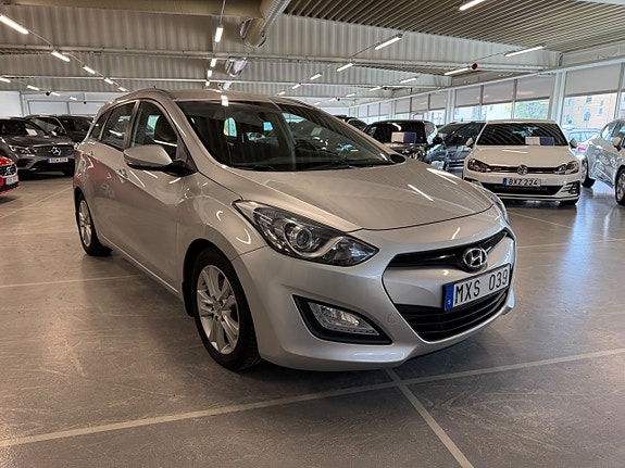 Hyundai i30 2 of 15