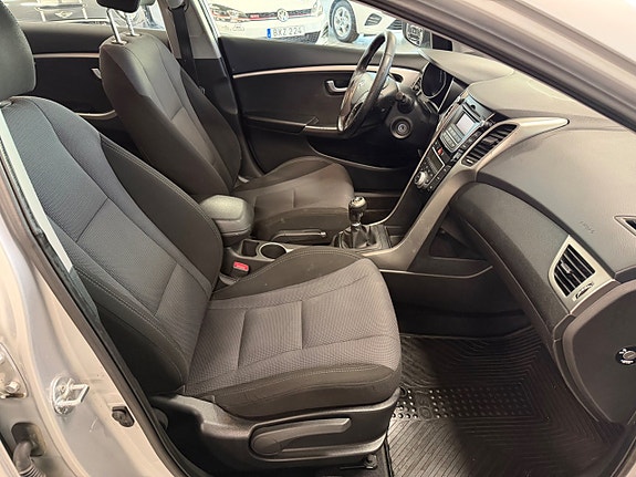 Hyundai i30 8 of 15